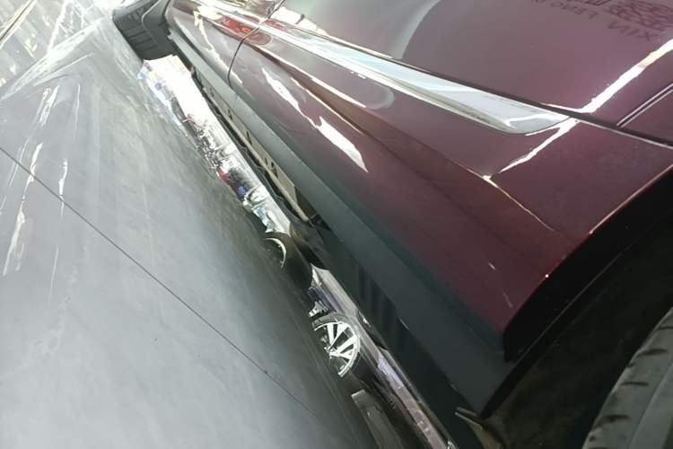 Used Hima AITO M9 2024 Range-Extended Ultra Version 52 kWh 6-Seater Model Left Side Sill