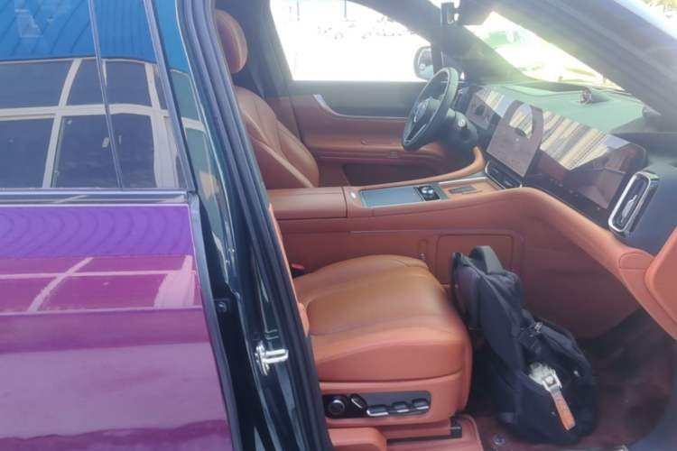 Used Hima AITO M9 2024 Range-Extended Ultra Version 42 kWh 6-Seater Model Right Front Seat