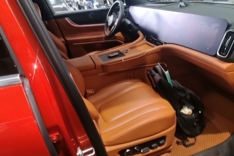 Used Hima AITO M9 2024 Range-Extended Ultra Version 52 kWh 5-Seater Model Right Front Seat