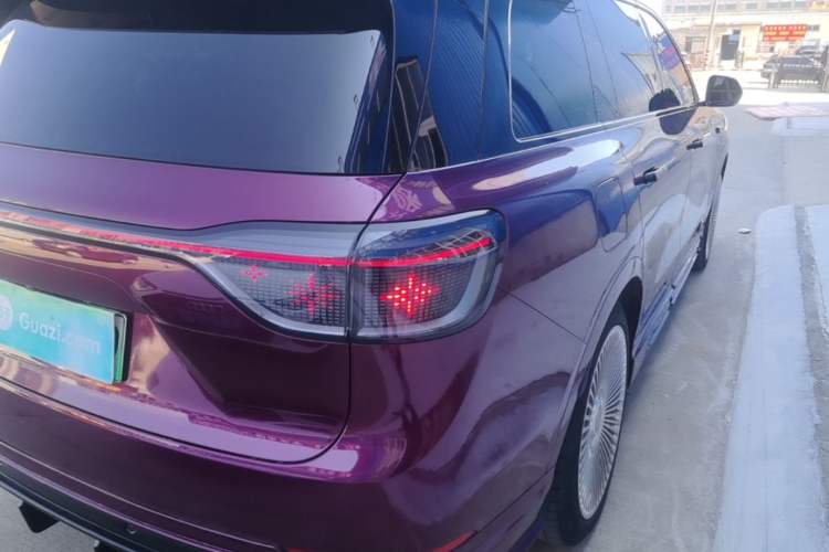 Used Hima AITO M9 2024 Range-Extended Ultra Version 42 kWh 6-Seater Model Right Rear Taillight