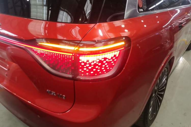 Used Hima AITO M9 2024 Range-Extended Ultra Version 52 kWh 5-Seater Model Right Rear Taillight