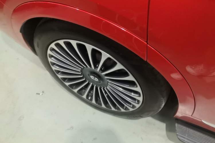 Used Hima AITO M9 2024 Range-Extended Ultra Version 52 kWh 5-Seater Model Right Rear Wheel Hub