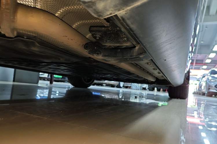 Used Hima AITO M9 2024 Range-Extended Ultra Version 42 kWh 6-Seater Model Right Side Sill