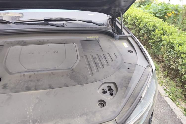 Used Hima AITO M9 2024 Range-Extended Ultra Version 42 kWh 6-Seater Model Engine Bay Left