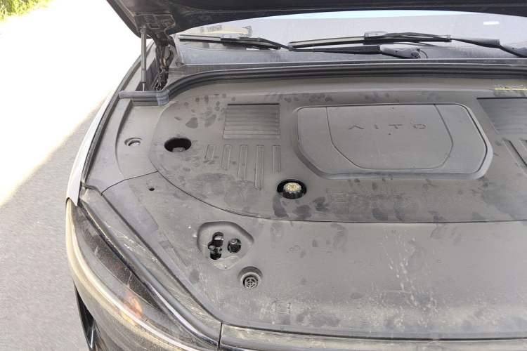 Used Hima AITO M9 2024 Range-Extended Ultra Version 42 kWh 6-Seater Model Engine Bay Right