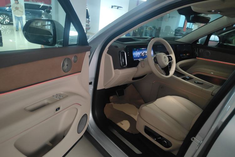 Used Hima AITO M9 2024 All-Electric Max Version 100 kWh 6-Seater Interior 3