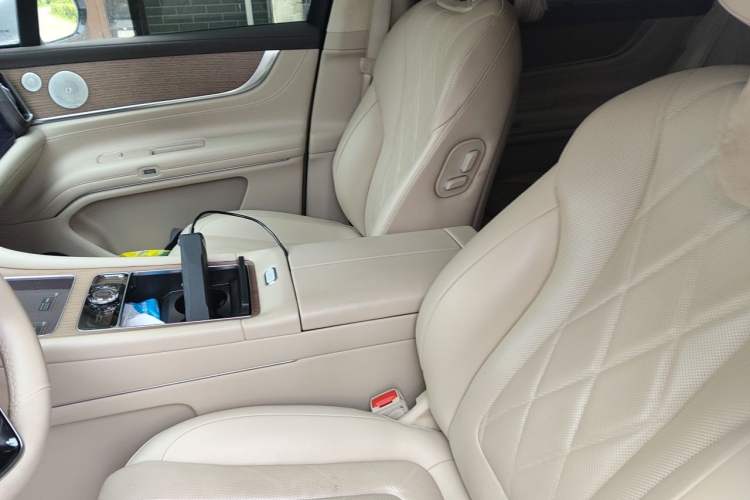 Used Hima AITO M9 2024 Range-Extended Ultra Version 42 kWh 6-Seater Model Left Front Seat