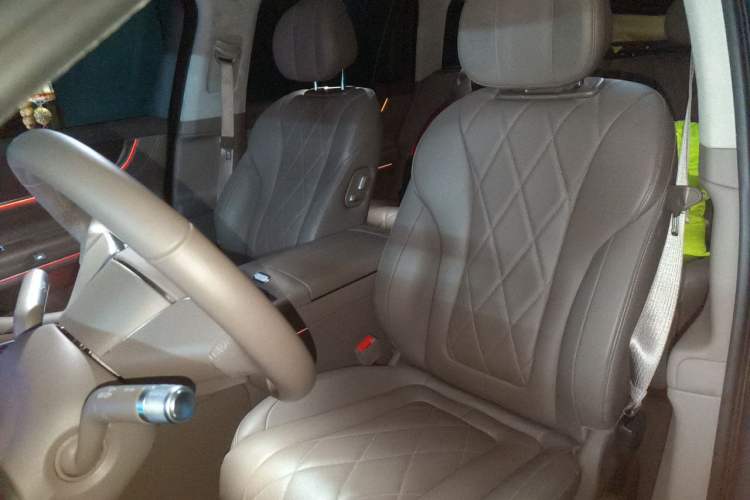 Used Hima AITO M9 2024 Range-Extended Ultra Version 52 kWh 5-Seater Model Left Front Seat