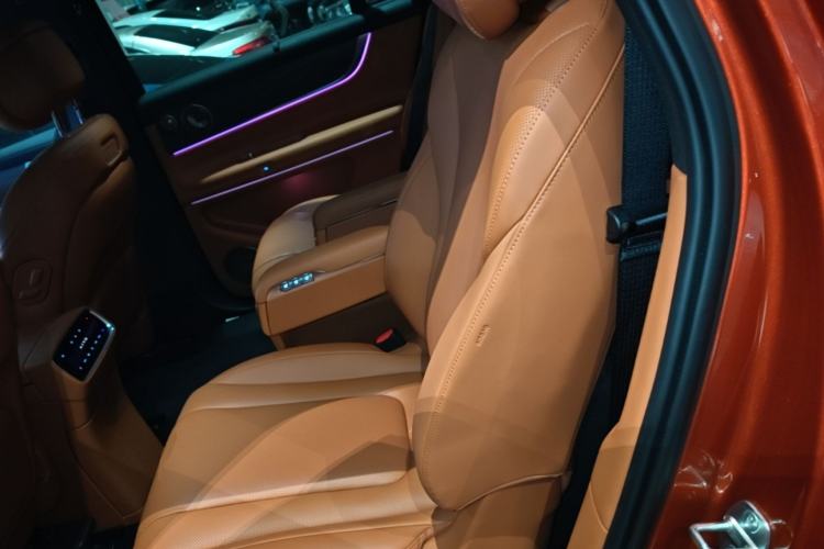 Used Hima AITO M9 2024 Range-Extended Ultra Version 42 kWh 6-Seater Model Left Rear Seat