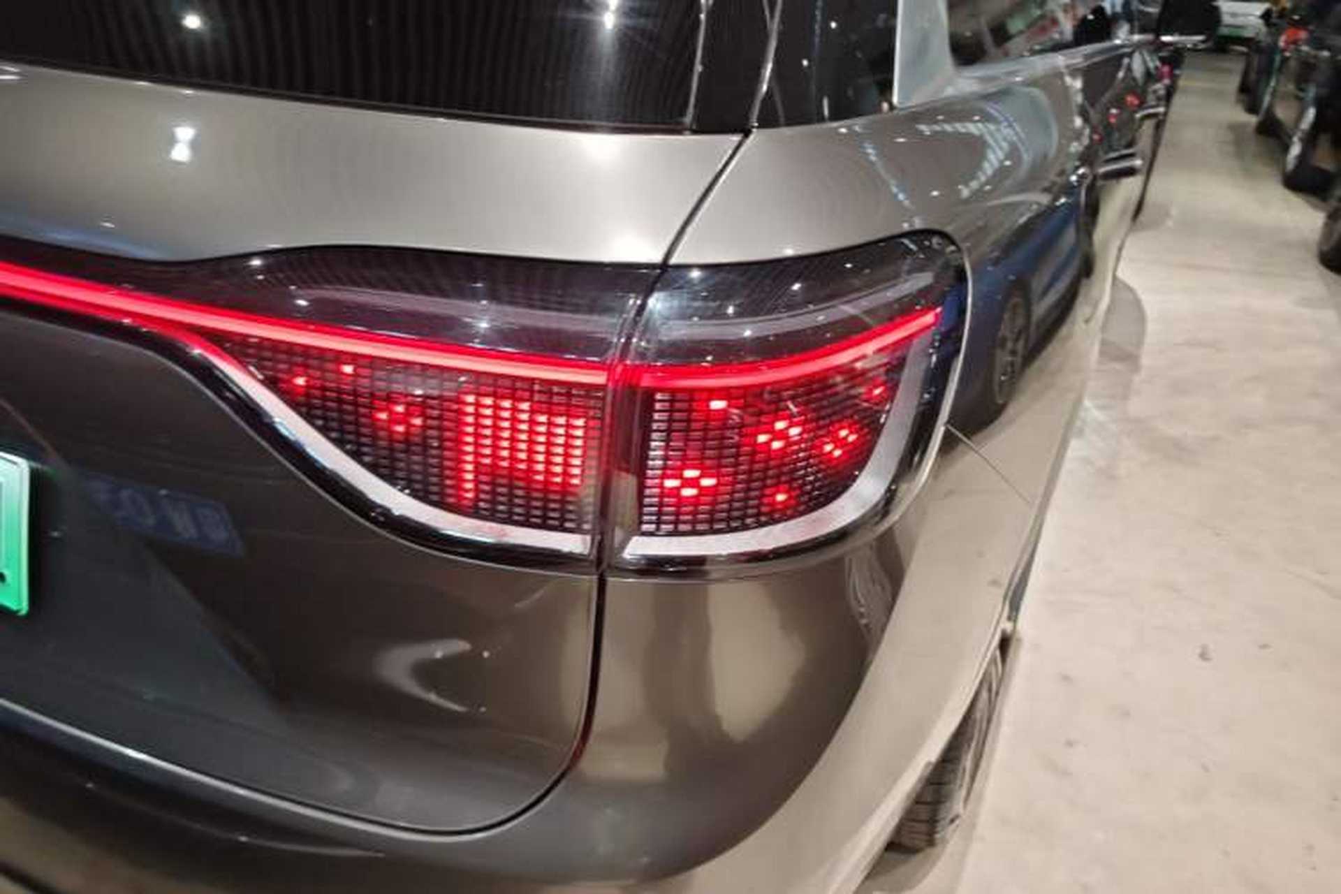 Used Hima AITO M9 2024 Range-Extended Ultra Version 42 kWh 6-Seater Model Right Rear Taillight