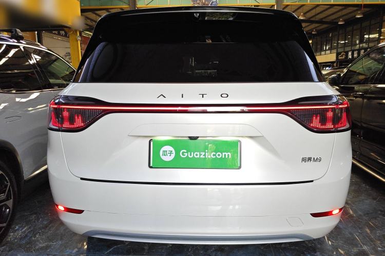 Used Hima AITO M9 2024 Range-Extended Ultra Version 42 kWh 6-Seater Model Exterior 4