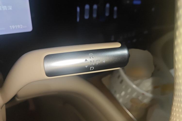 Used Hima AITO M9 2024 Range-Extended Ultra Version 42 kWh 6-Seater Model Gear Lever