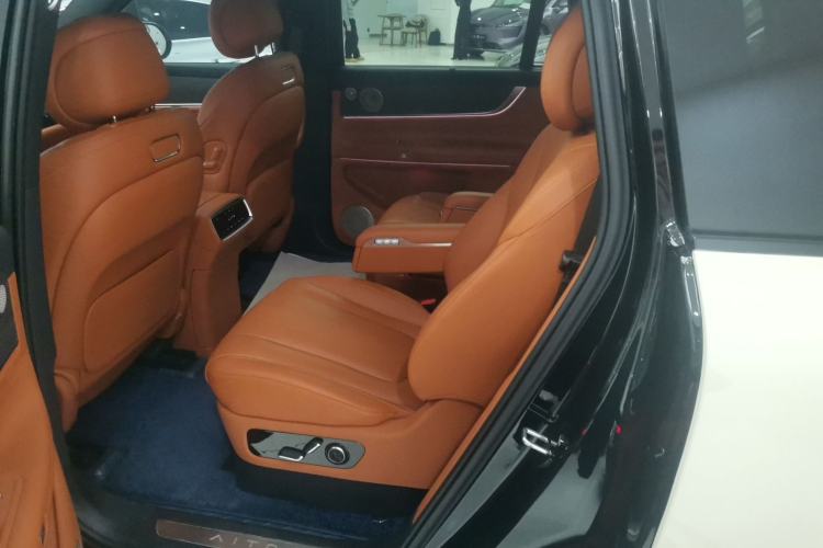 Used Hima AITO M9 2024 Range-Extended Ultra Version 42 kWh 6-Seater Model Left Rear Seat