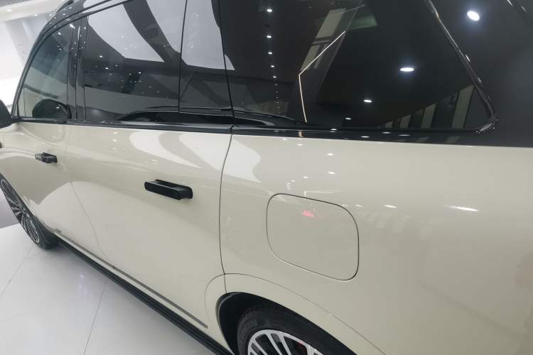 Used Hima AITO M9 2024 Range-Extended Ultra Version 42 kWh 6-Seater Model Left Side