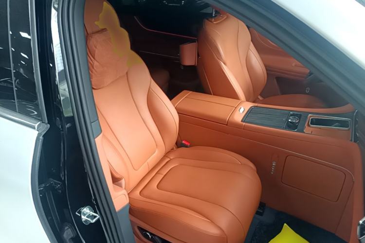 Used Hima AITO M9 2024 Range-Extended Max Edition 42 kWh 6-Seater Version Right Front Seat