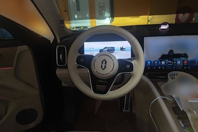Used Hima AITO M9 2024 Range-Extended Ultra Version 42 kWh 6-Seater Model Steering Wheel