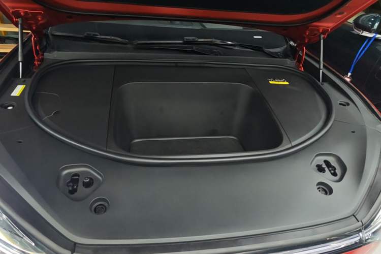 Used Hima AITO M9 2024 All-Electric Ultra Version 100 kWh 5-Seater Model Engine Bay