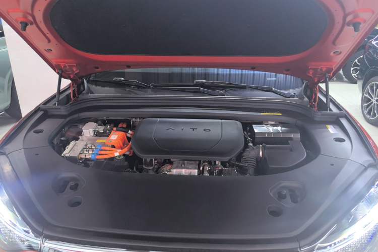 Used Hima AITO M9 2024 Range-Extended Ultra Version 42 kWh 6-Seater Model Engine Bay