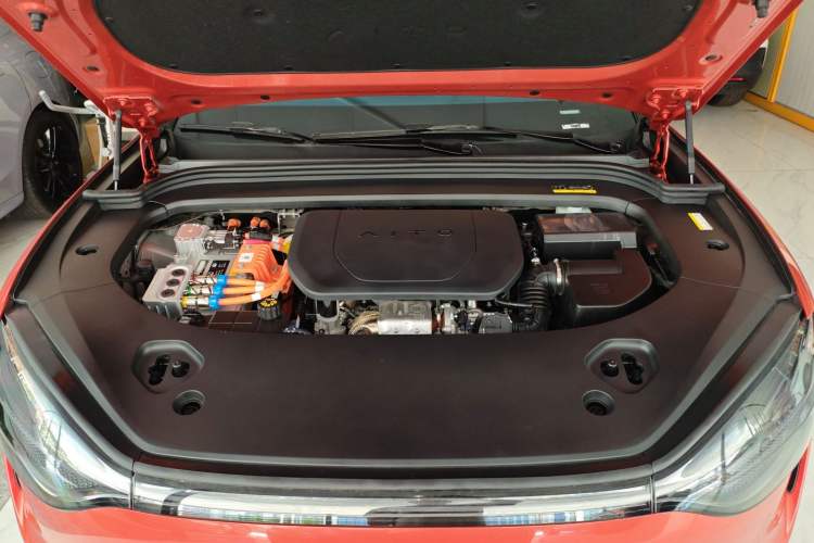 Used Hima AITO M9 2024 Range-Extended Ultra Version 52 kWh 6-Seater Model Engine Bay