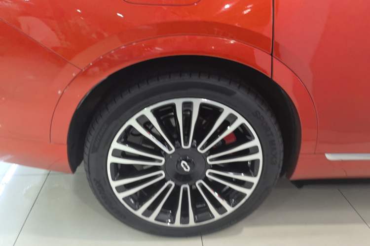 Used Hima AITO M9 2024 Range-Extended Ultra Version 42 kWh 6-Seater Model Exterior 8