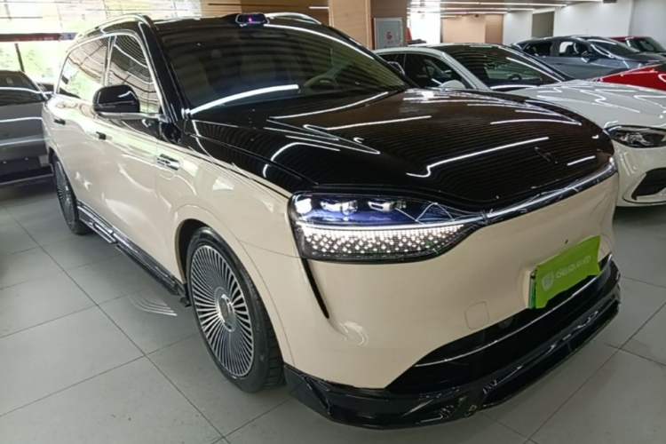 Used Hima AITO M9 2024 Range-Extended Ultra Version 52 kWh 6-Seater Model Front Right 45 Deg