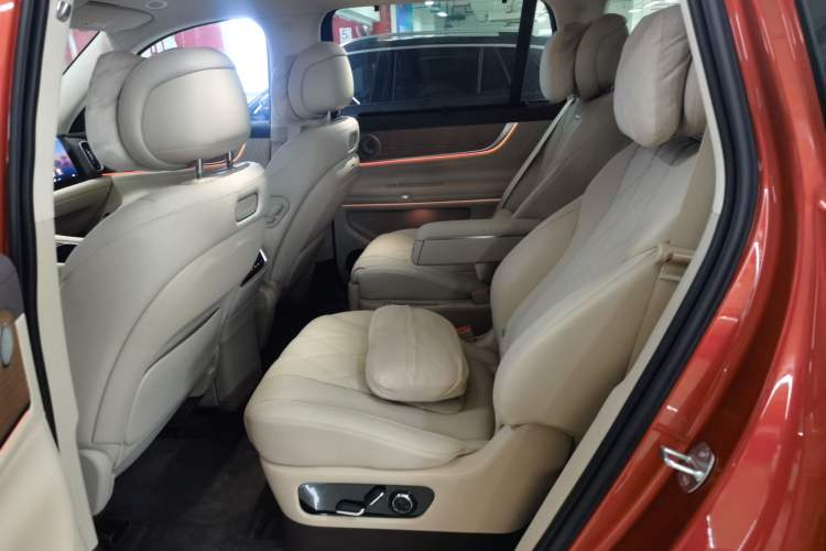 Used Hima AITO M9 2024 Range-Extended Ultra Version 42 kWh 6-Seater Model Interior 4