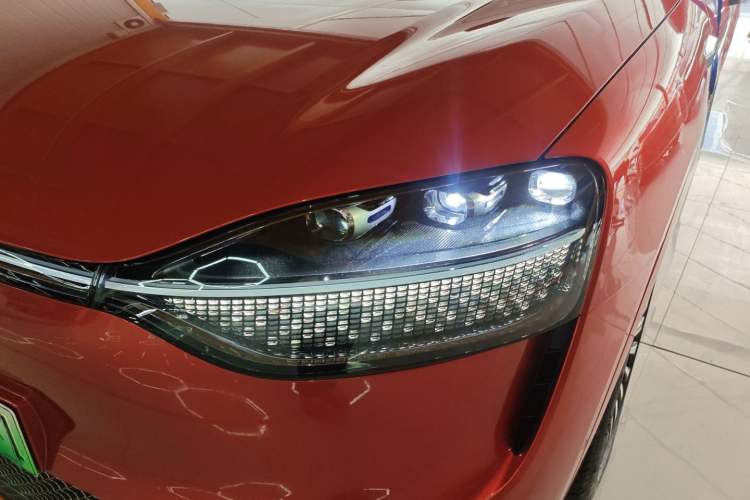 Used Hima AITO M9 2024 All-Electric Ultra Version 100 kWh 5-Seater Model Left Front Headlight