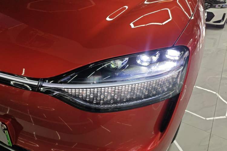 Used Hima AITO M9 2024 Range-Extended Ultra Version 52 kWh 5-Seater Model Left Front Headlight