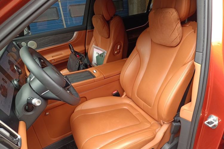 Used Hima AITO M9 2024 Range-Extended Ultra Version 42 kWh 6-Seater Model Left Front Seat