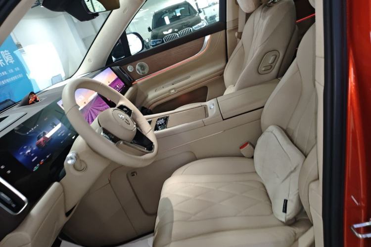 Used Hima AITO M9 2024 Range-Extended Ultra Version 42 kWh 6-Seater Model Left Front Seat