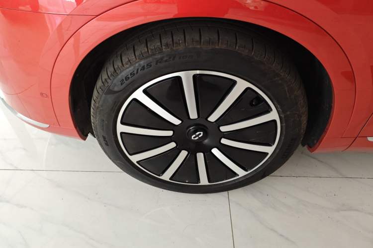 Used Hima AITO M9 2024 Range-Extended Ultra Version 52 kWh 6-Seater Model Left Front Wheel Hub