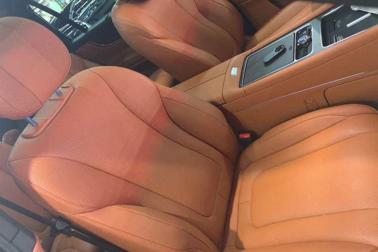 Used Hima AITO M9 2024 Range-Extended Ultra Version 42 kWh 6-Seater Model Right Front Seat
