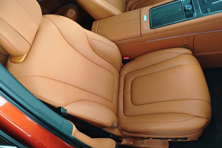 Used Hima AITO M9 2024 Range-Extended Ultra Version 52 kWh 6-Seater Model Right Front Seat