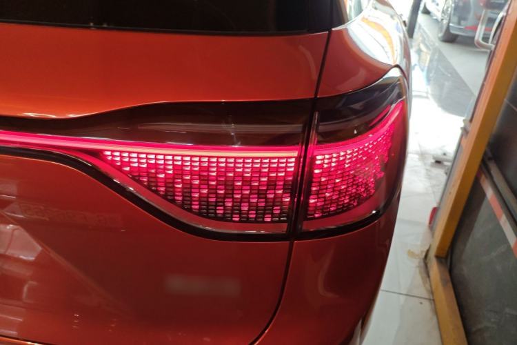 Used Hima AITO M9 2024 Range-Extended Ultra Version 52 kWh 6-Seater Model Right Rear Taillight