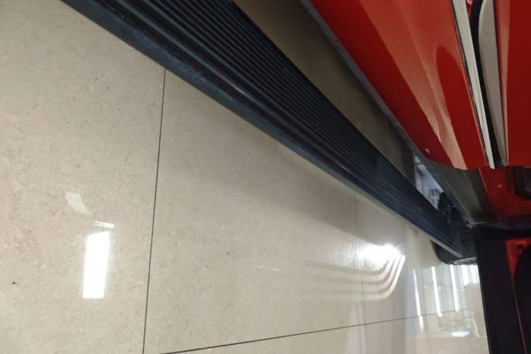 Used Hima AITO M9 2024 Range-Extended Ultra Version 42 kWh 6-Seater Model Right Side Sill
