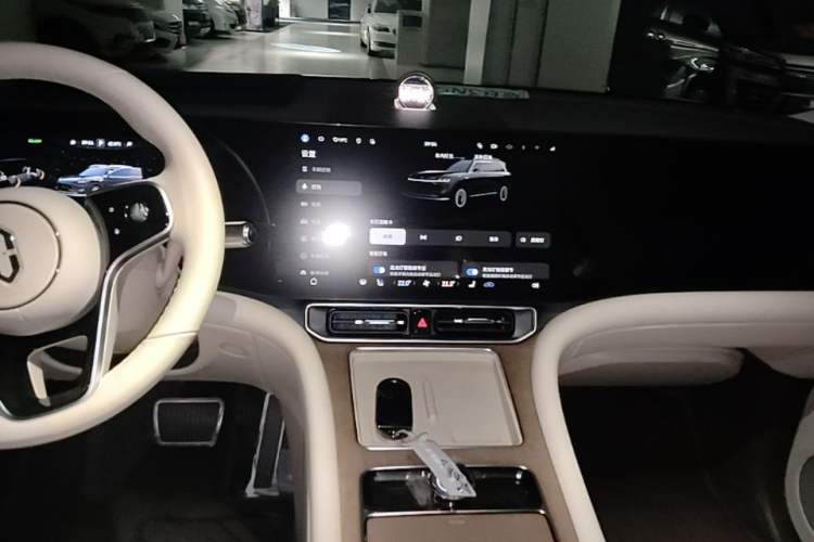 Used Hima AITO M9 2025 Extended-Range Ultra Version 52 kWh 5-Seater Edition Audio And AC Panel