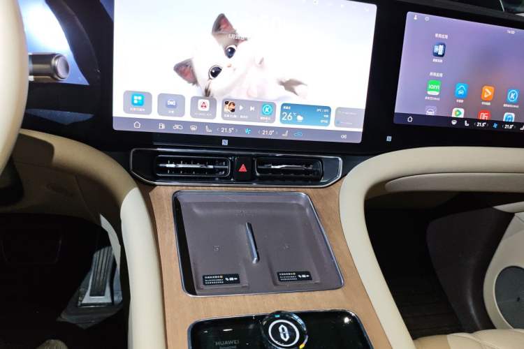 Used Hima AITO M9 2025 Extended-Range Max Version 52 kWh 6-Seater Edition Audio And AC Panel