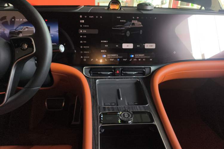 Used Hima AITO M9 2025 Extended-Range Ultra Version 52 kWh 5-Seater Edition Audio And AC Panel