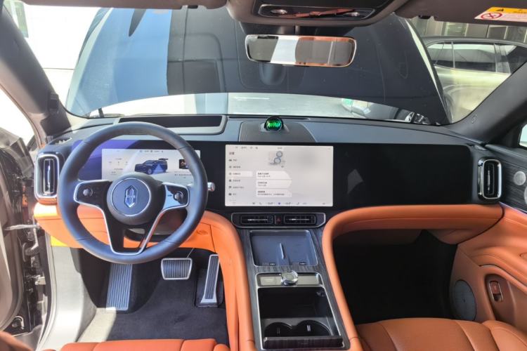 Used Hima AITO M9 2025 Extended-Range Max Version 52 kWh 5-Seater Edition Center Console