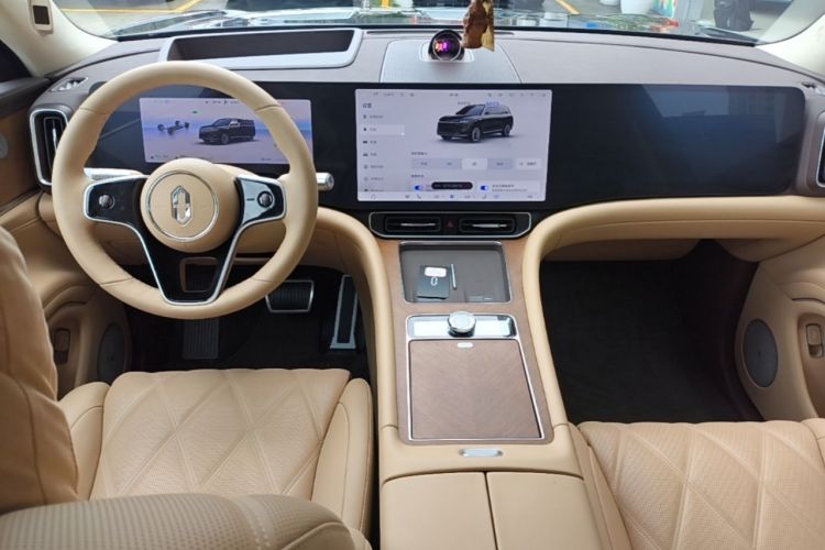 Used Hima AITO M9 2025 Extended-Range Max Version 52 kWh 5-Seater Edition Center Console