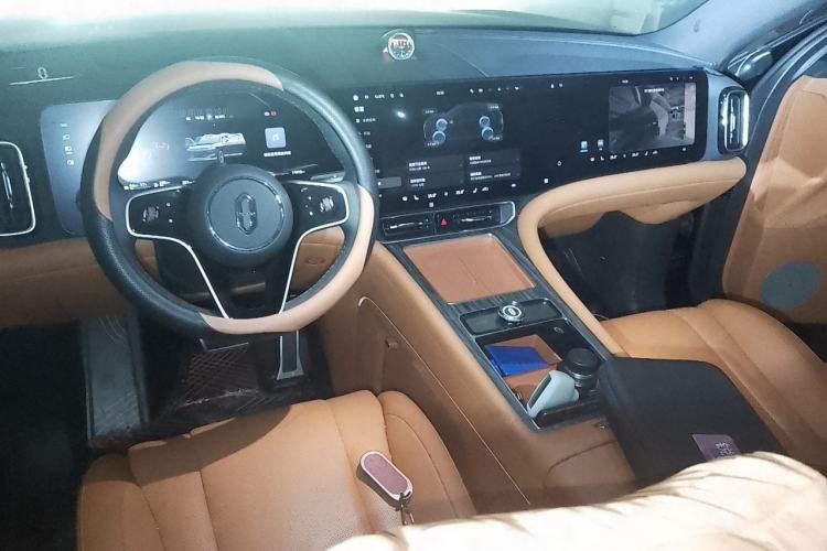 Used Hima AITO M9 2025 Extended-Range Max Version 52 kWh 6-Seater Edition Center Console