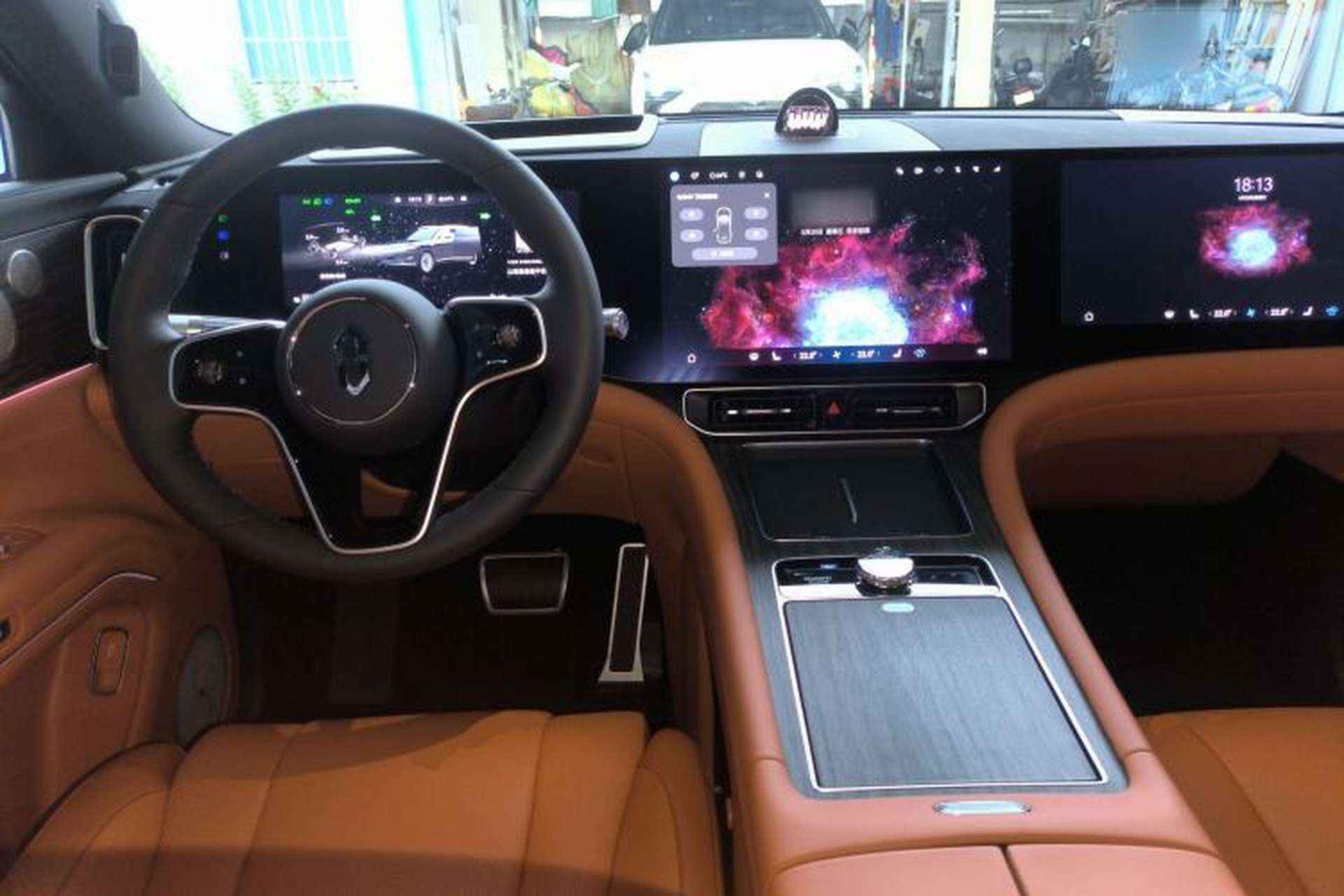 Used Hima AITO M9 2025 Model Range-Extended Ultra Edition 52kWh 6-seater (896-line LiDAR) Center Console