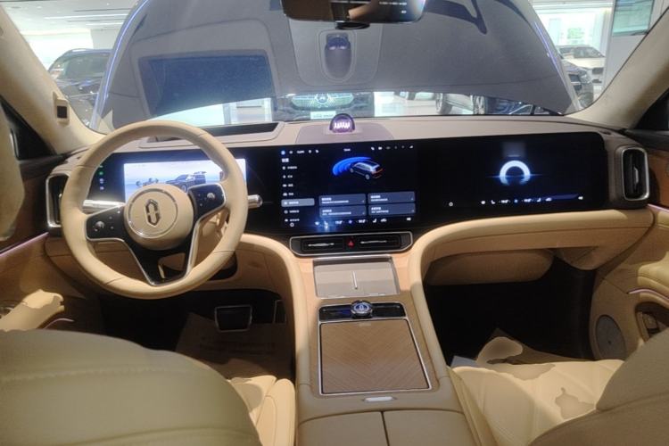 Used Hima AITO M9 2025 Extended-Range Ultra Version 52 kWh 5-Seater Edition Center Console