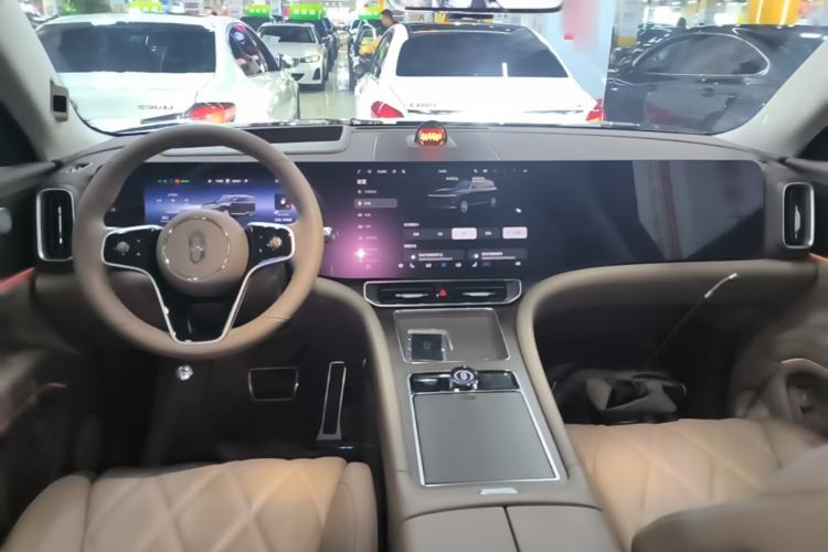 Used Hima AITO M9 2025 Extended-Range Ultra Version 52 kWh 6-Seater Center Console