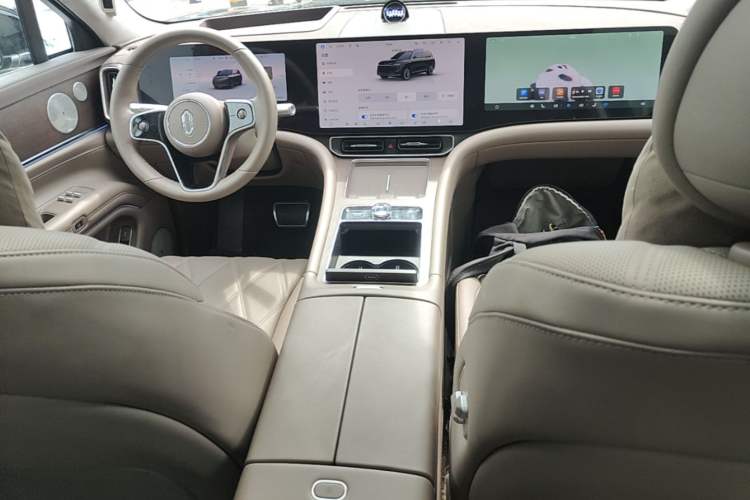 Used Hima AITO M9 2025 Extended-Range Ultra Version 52 kWh 6-Seater Center Console