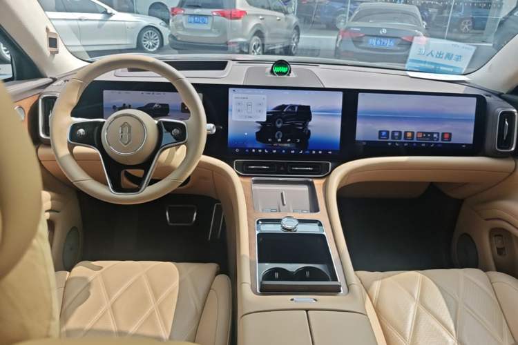 Used Hima AITO M9 2025 Extended-Range Ultra Version 52 kWh 6-Seater Center Console
