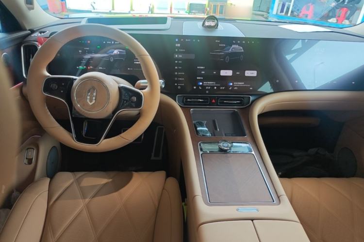 Used Hima AITO M9 2025 Extended-Range Ultra Version 52 kWh 5-Seater Edition Center Console