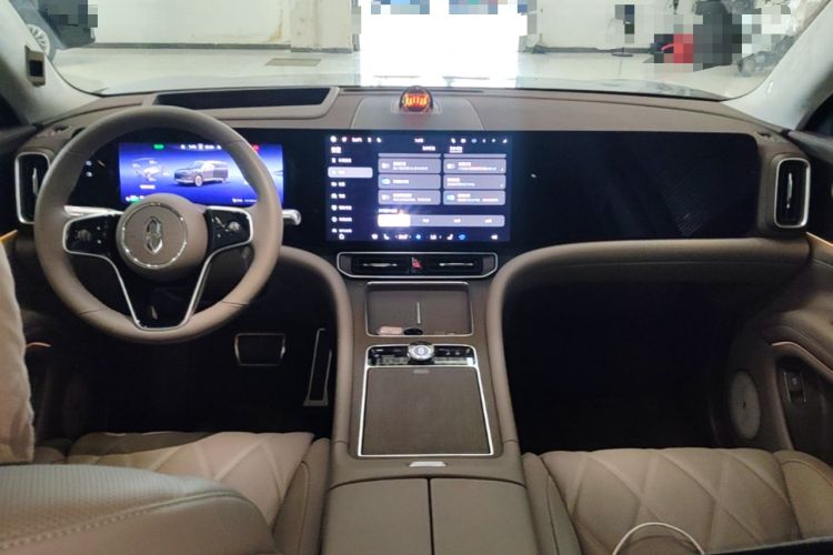 Used Hima AITO M9 2025 Extended-Range Ultra Version 52 kWh 5-Seater Edition Center Console