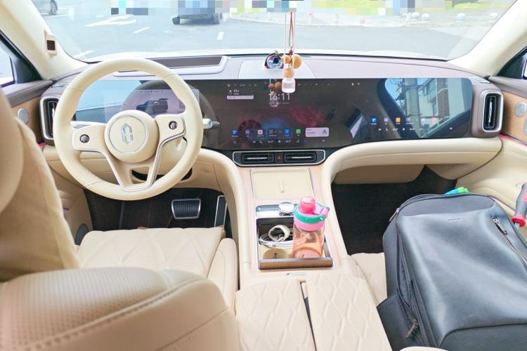 Used Hima AITO M9 2025 Extended-Range Max Version 52 kWh 6-Seater Edition Center Console