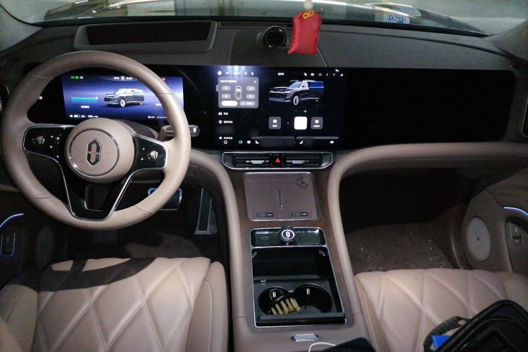 Used Hima AITO M9 2025 Pure Electric Ultra Version 100 kWh 6-Seater Model Center Console